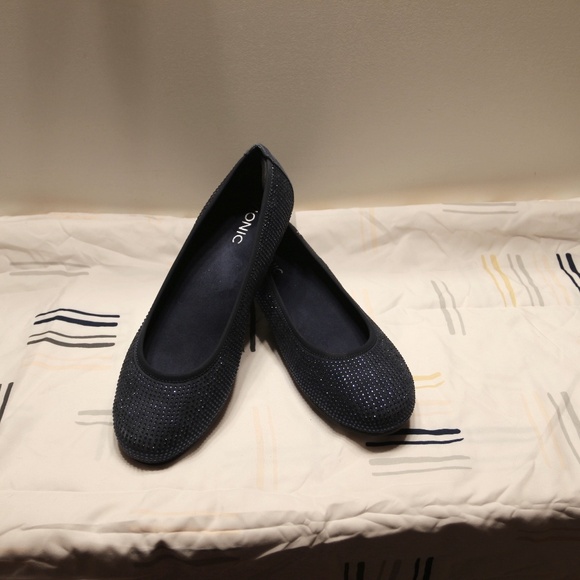 Vionic Spark Willow Navy Flats NIB Size 9 - Picture 1 of 9